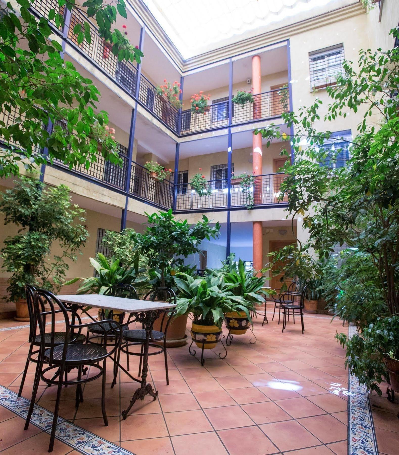 Apartamentos Sevilla Exterior photo